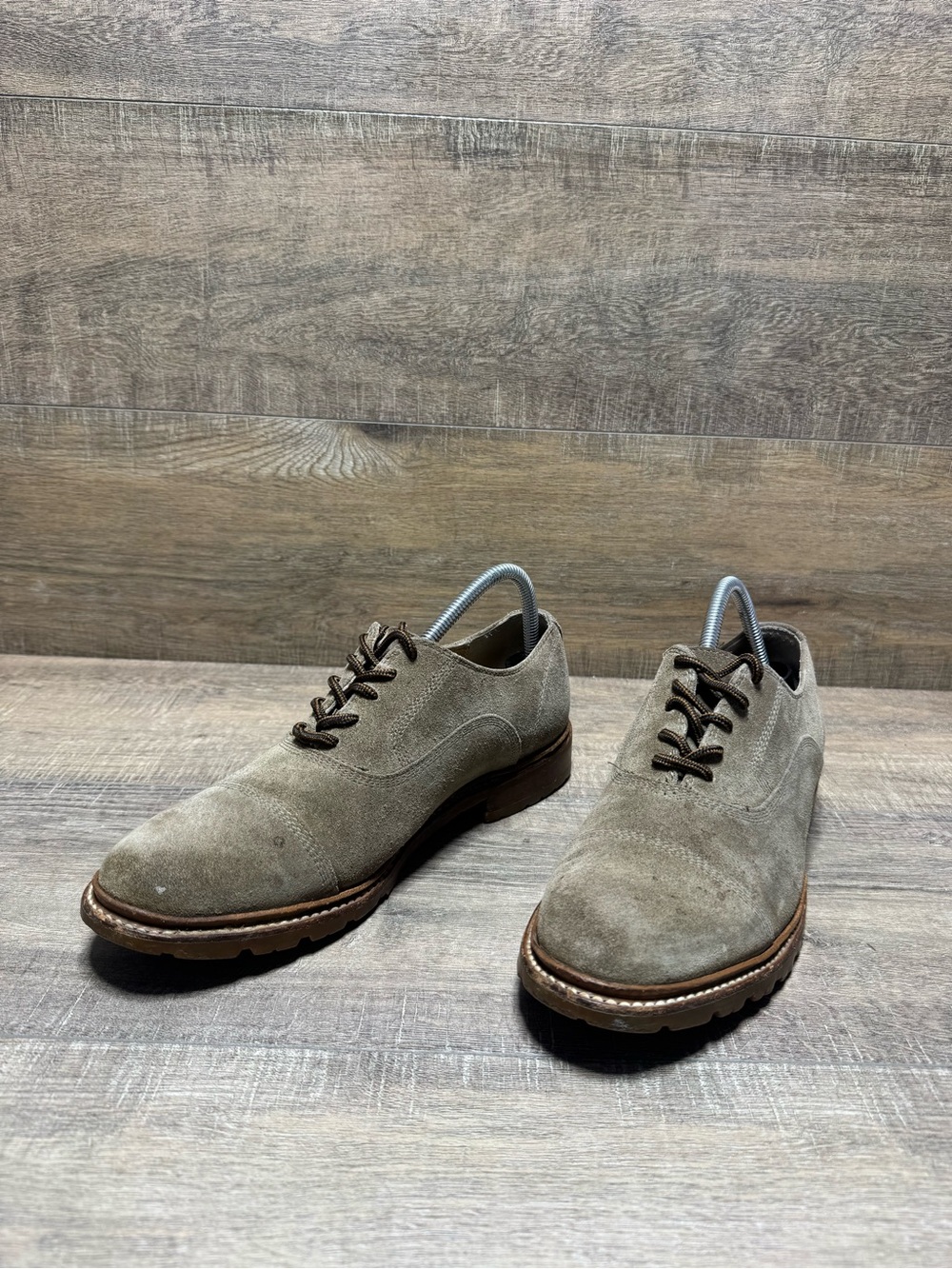 Frye Men's Suede Oxford in Taupe